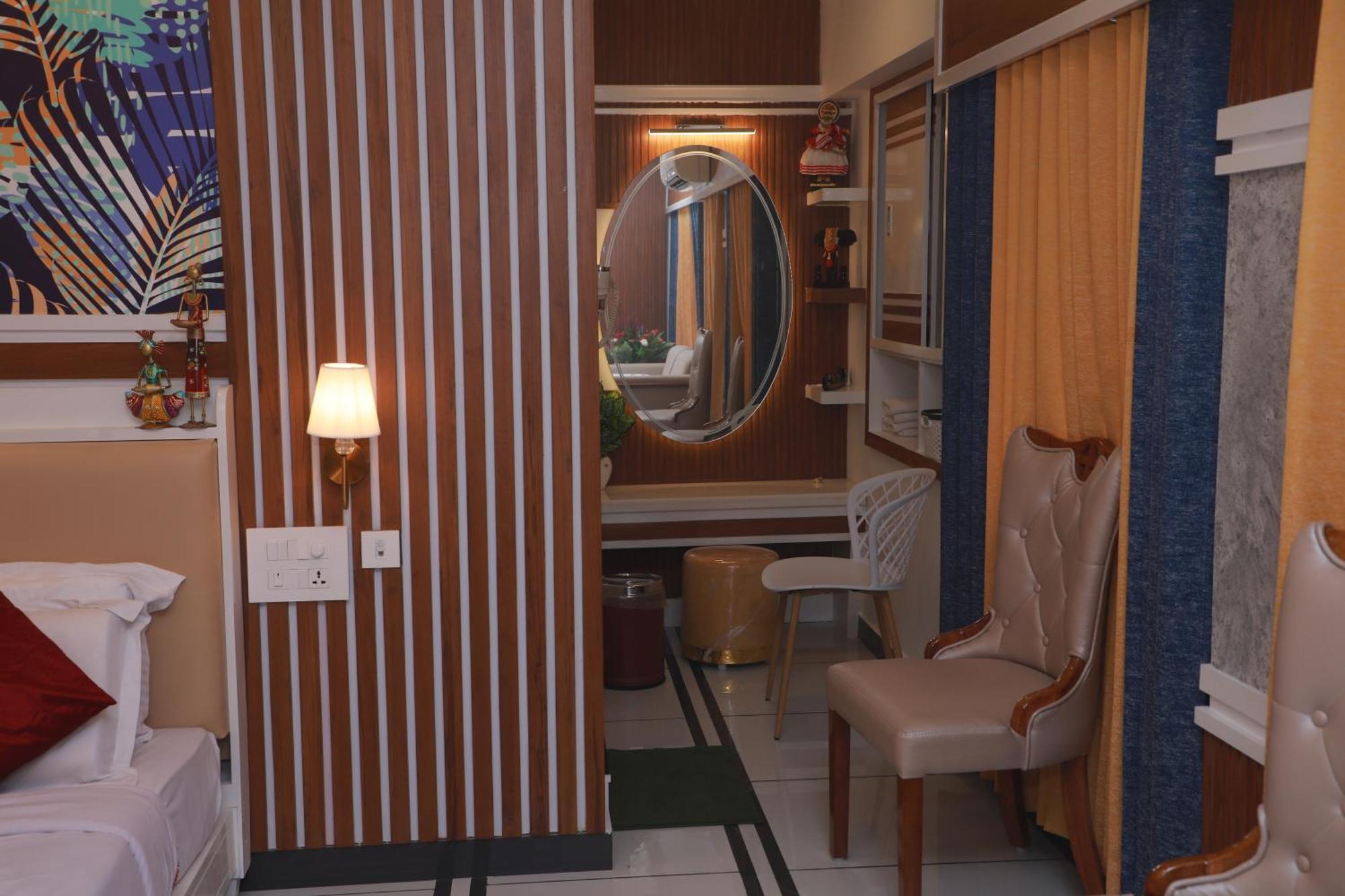 Kochi Excellency Airport Hotel מראה חיצוני תמונה
