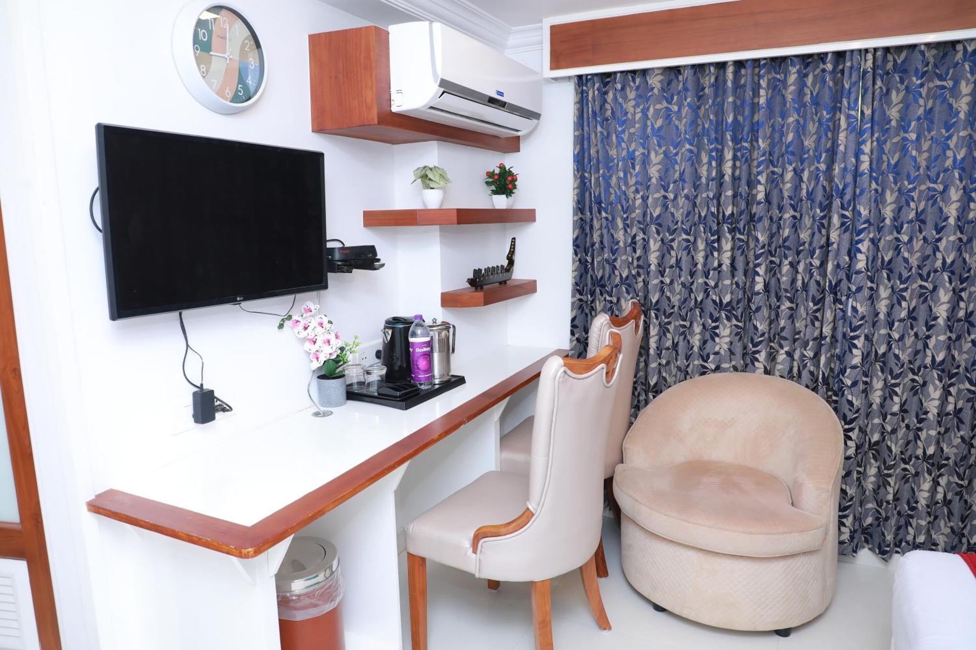 Kochi Excellency Airport Hotel מראה חיצוני תמונה
