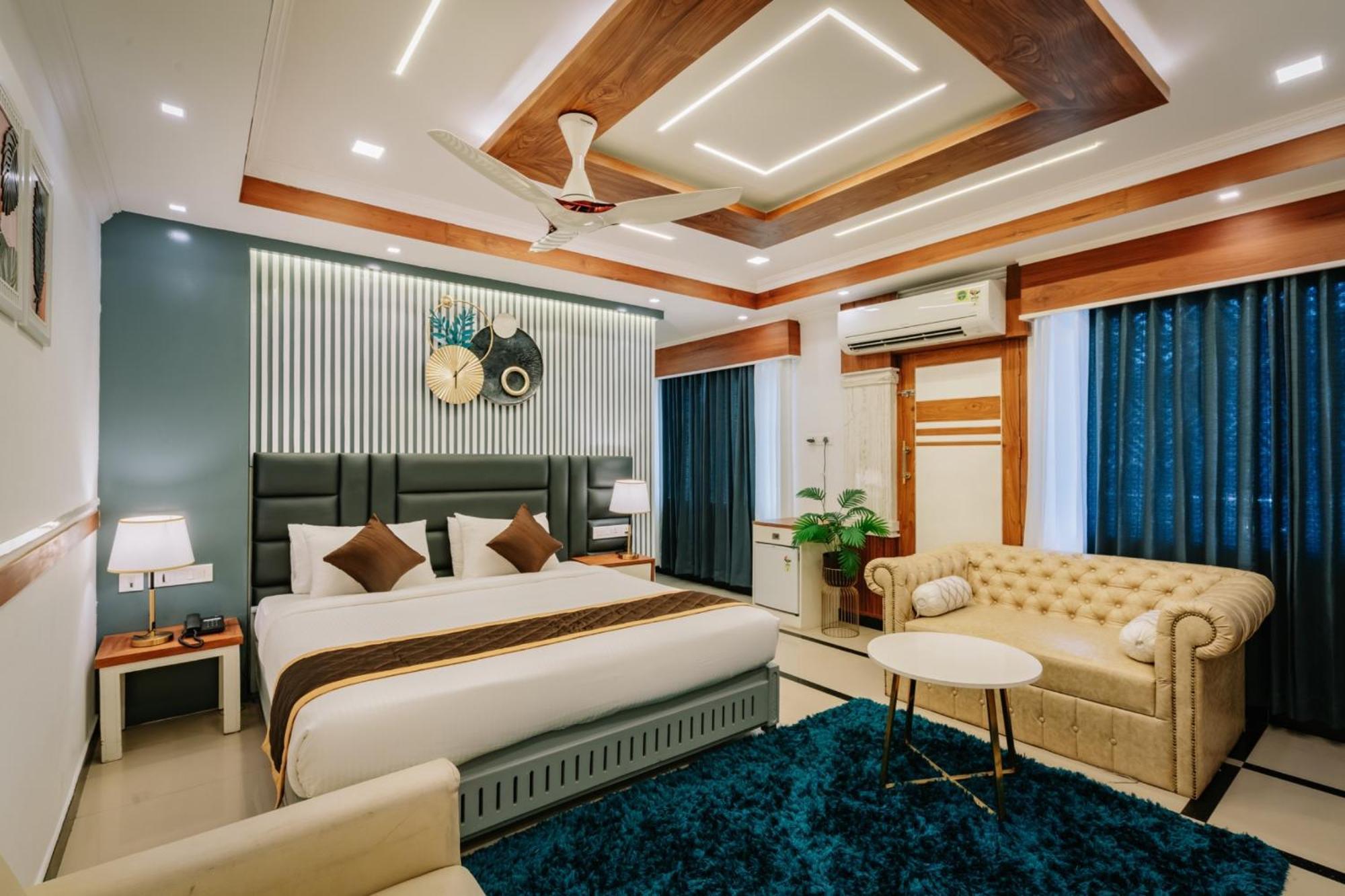Kochi Excellency Airport Hotel מראה חיצוני תמונה